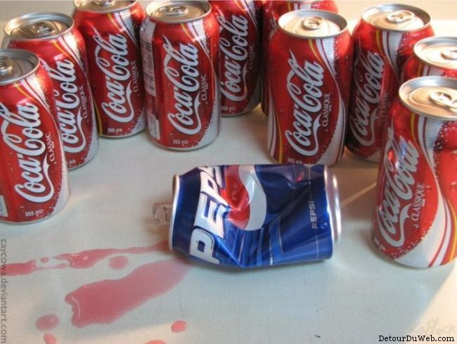 Une bande de coca contre un pepsi